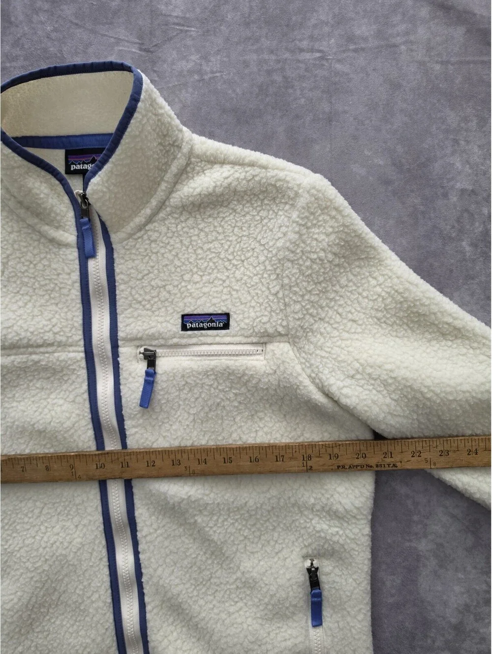 SKU0247 Patagonia Women’s Medium Retro Pile Fleece Jacket Cream Ivory NWOT